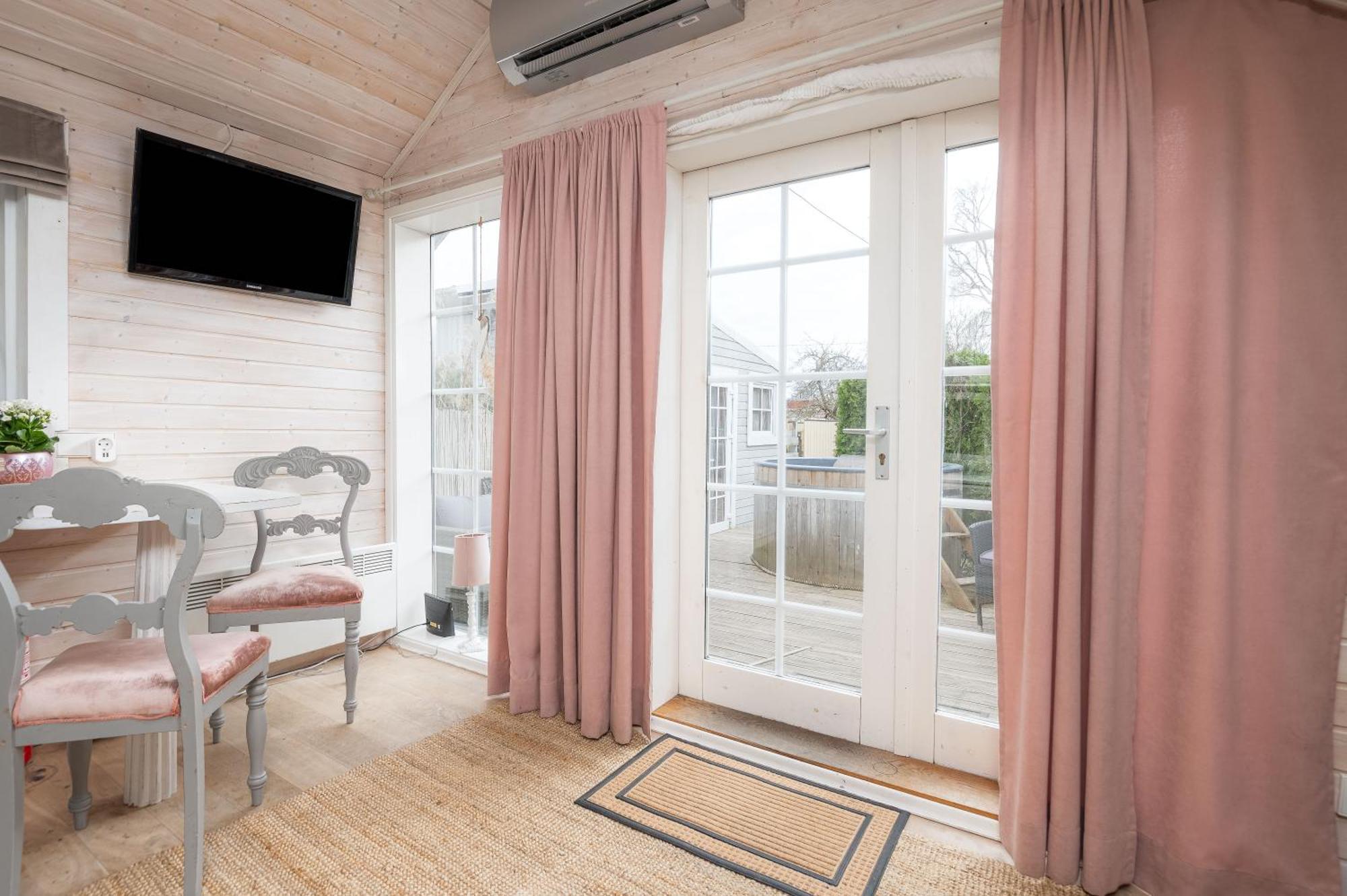 Guesthouse Delisa 페르누 외부 사진